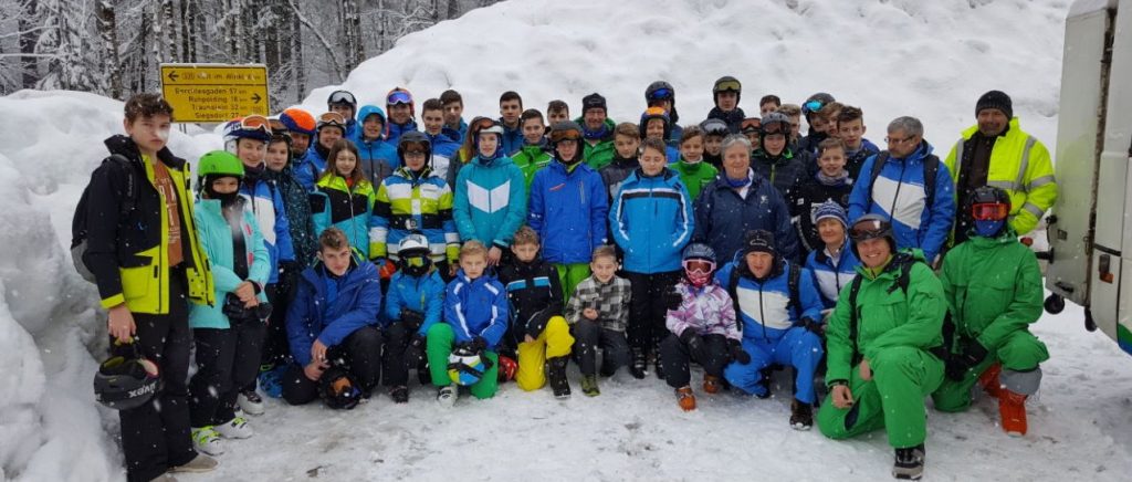 kinder-skicamp-inzell-jugendliche-ski-wochenende-gruppenfoto